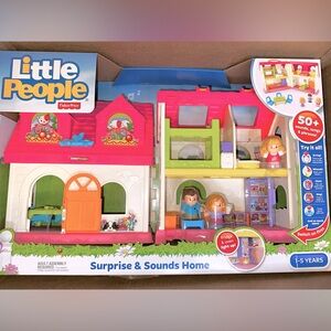New Little People Surprise Sounds Home House carry-along toy family Mom Dad Emma